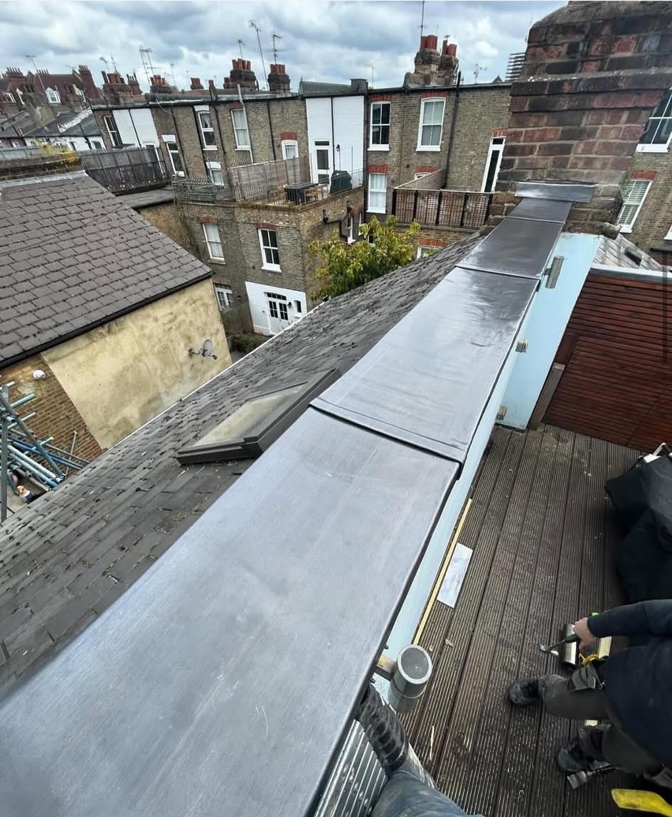 Pitched roof tiling repairs