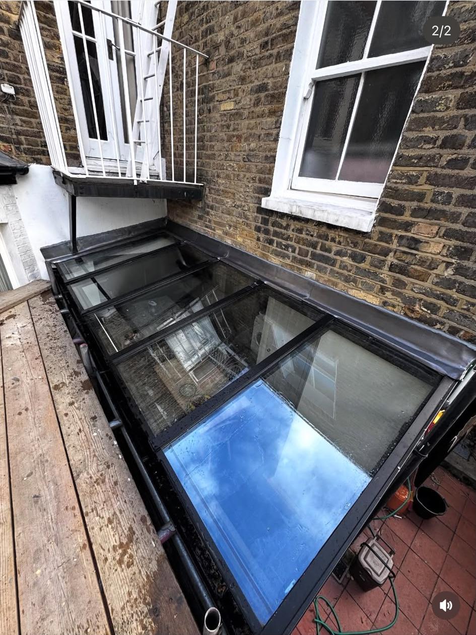 Flat roof waterproofing system